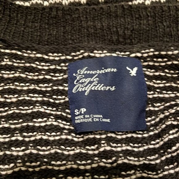 New AMERICAN EAGLE Cardigan Sweater Size S Womens Button Down V Neck Gray Pink - Picture 7 of 11